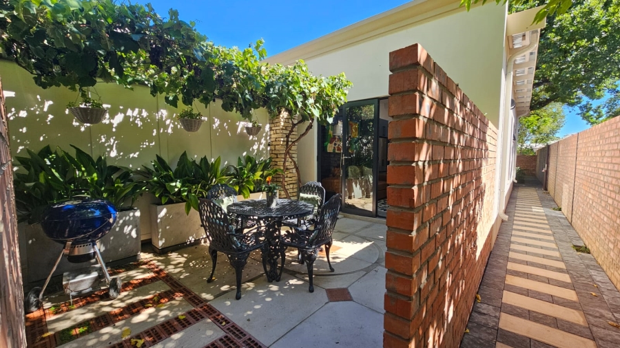 To Let 1 Bedroom Property for Rent in Jim Fouchepark Free State